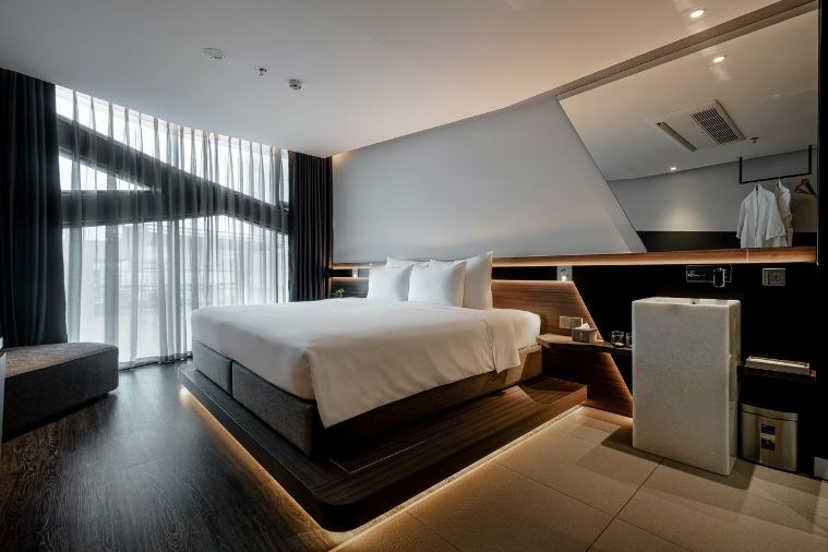 Draco Hotel & Suites 